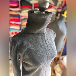 Panda Women's Black Cashmere  Turtleneck Sweater, S